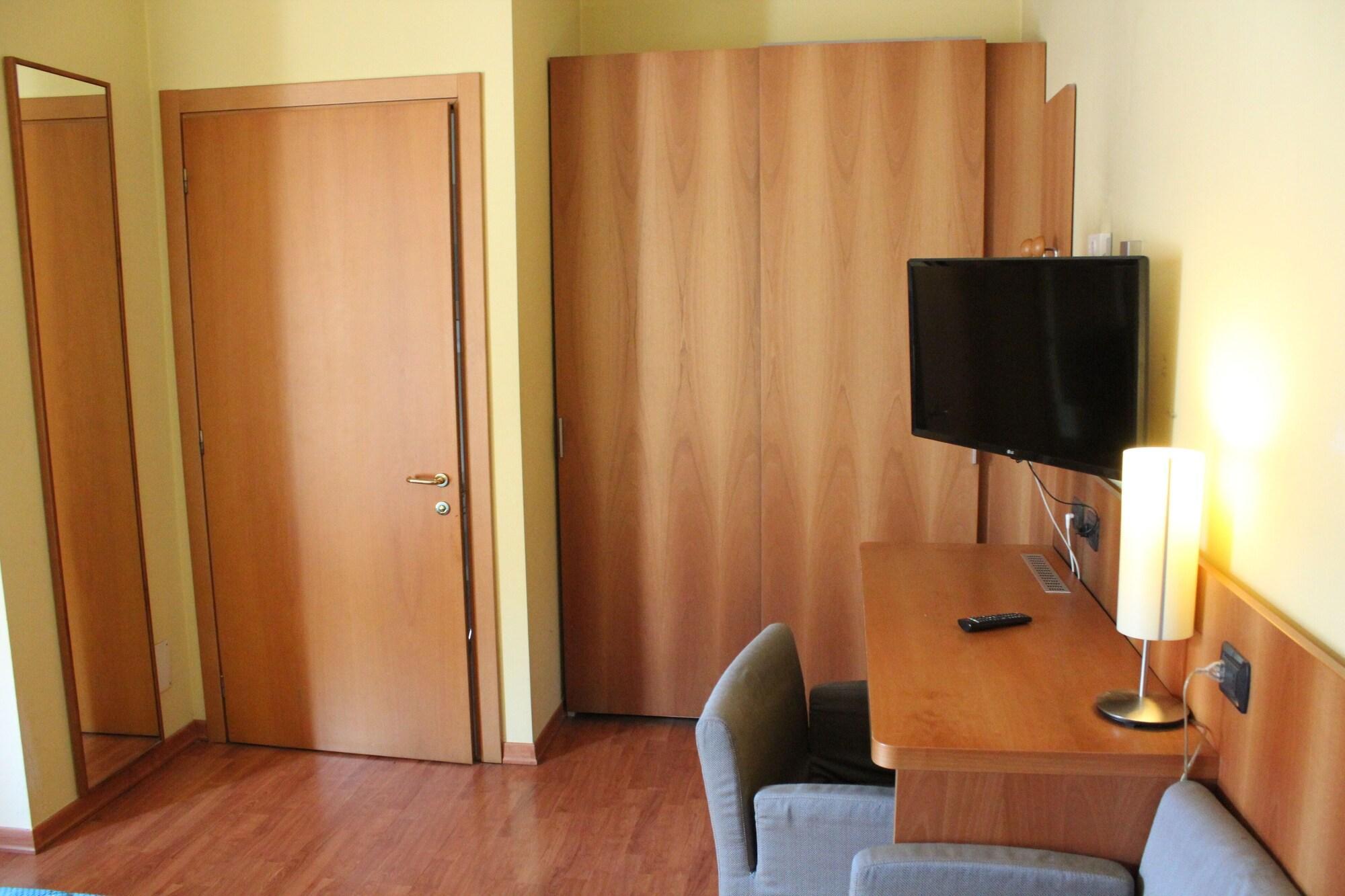 Hotel Selide Дезіо Екстер'єр фото