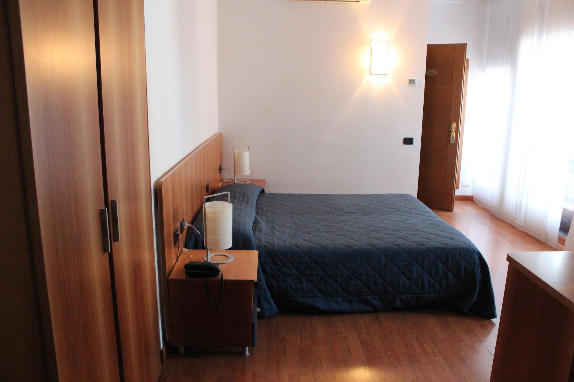Hotel Selide Дезіо Екстер'єр фото