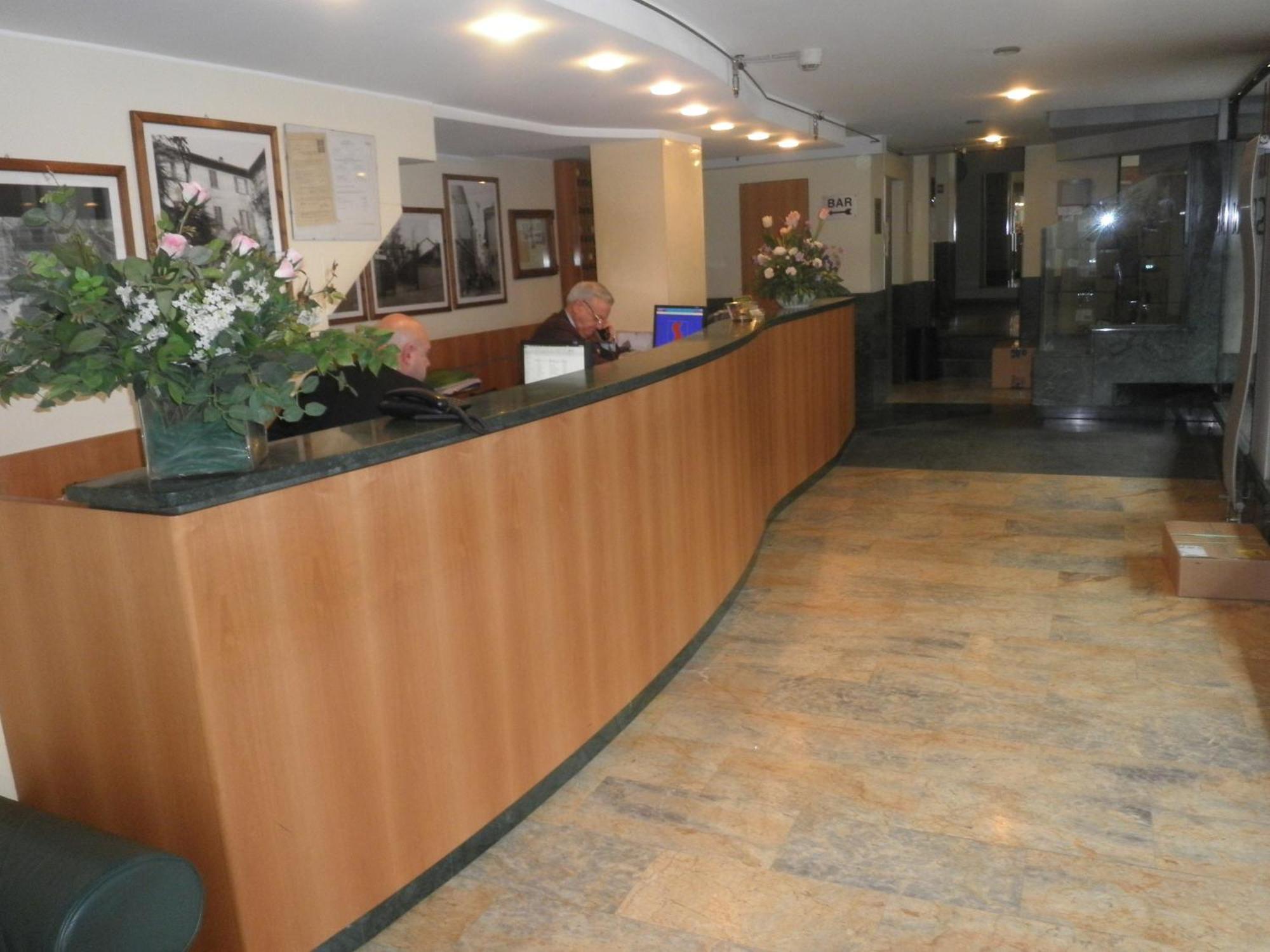 Hotel Selide Дезіо Екстер'єр фото